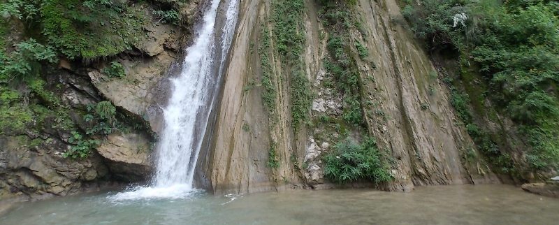 Neer Gaddu Waterfall - Rishikesh Travel Agent